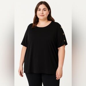 BloomChic Black Short Sleeve Top with Button Accents. Size 22/24.